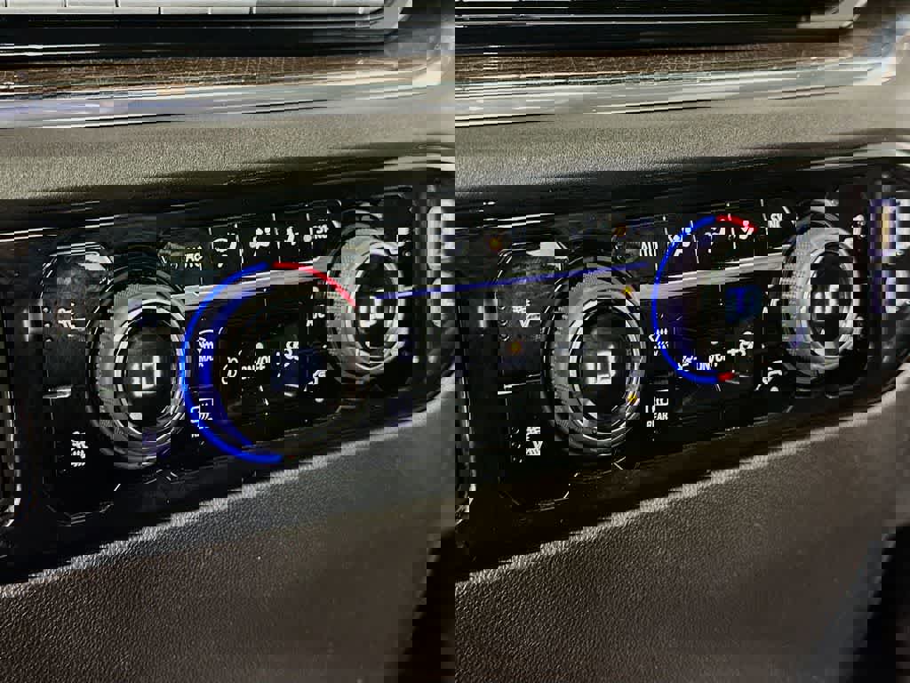 Used 2025 Chevrolet Silverado 1500 LT image 21