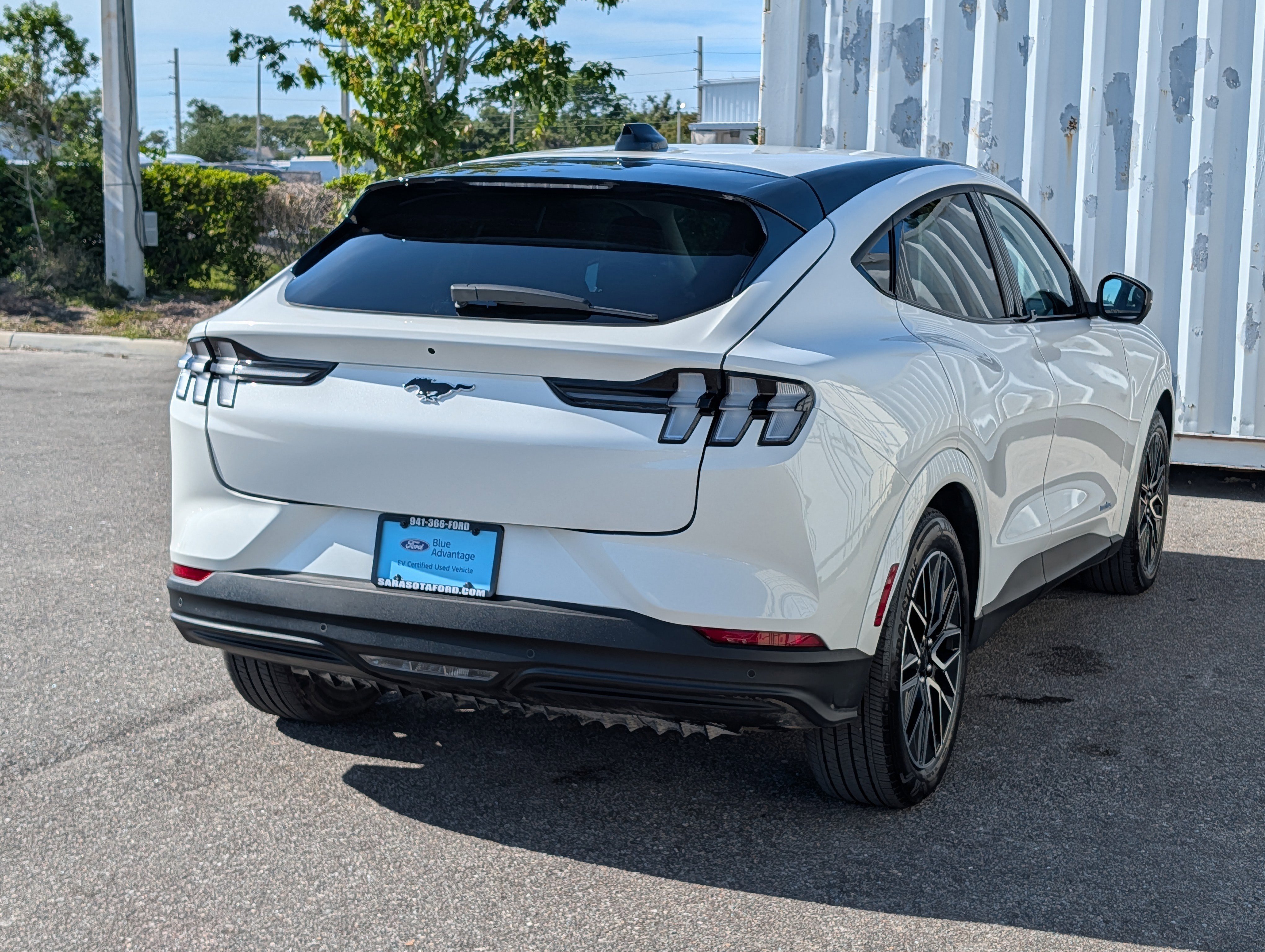 Certified 2025 Ford Mustang Mach-E Premium AWD/4WD image 4