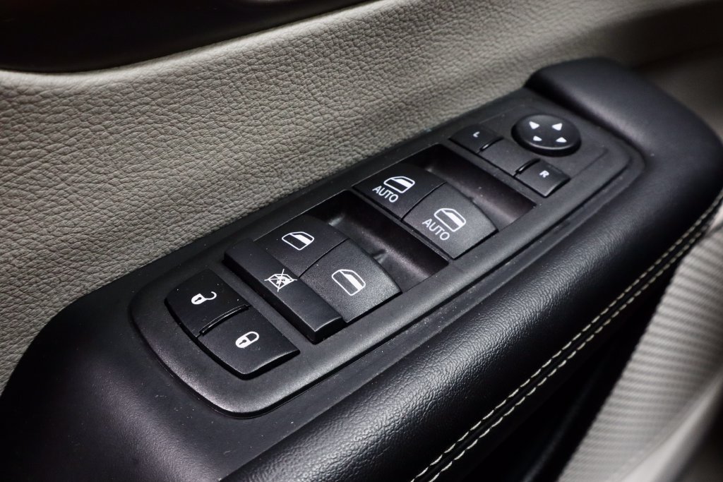 Used 2023 Chrysler Voyager LX FWD image 24