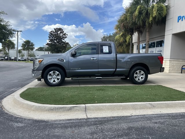 Used 2017 Nissan Titan SV RWD image 11