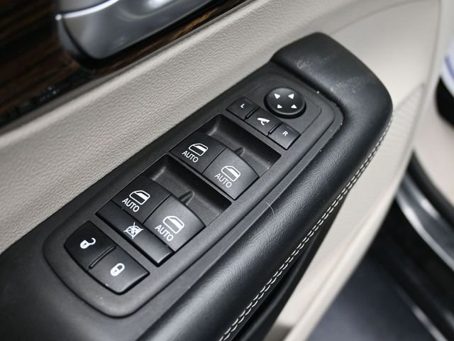 Used 2024 Chrysler Pacifica Limited image 14