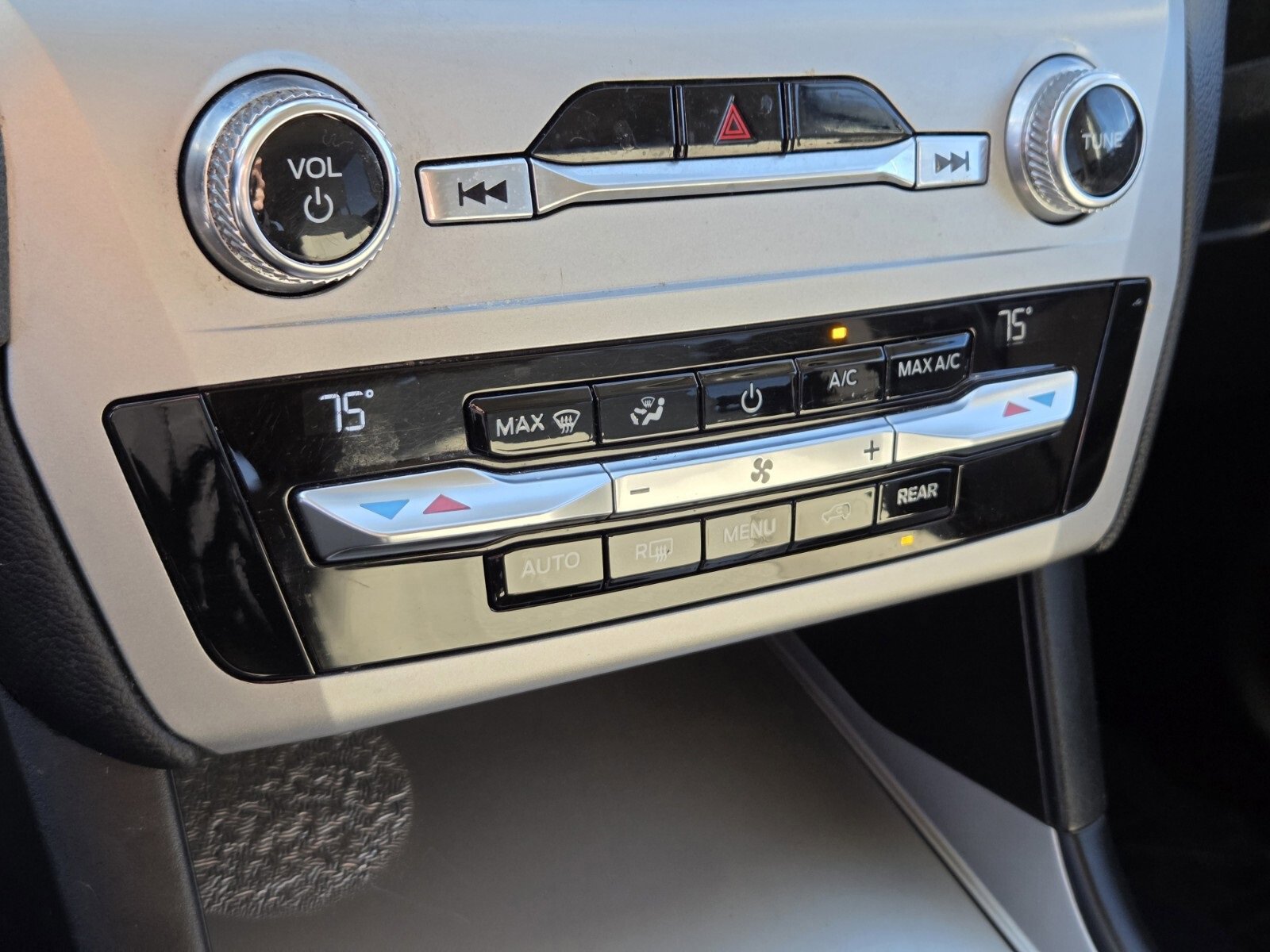 Certified 2021 Ford Explorer 2WD image 23