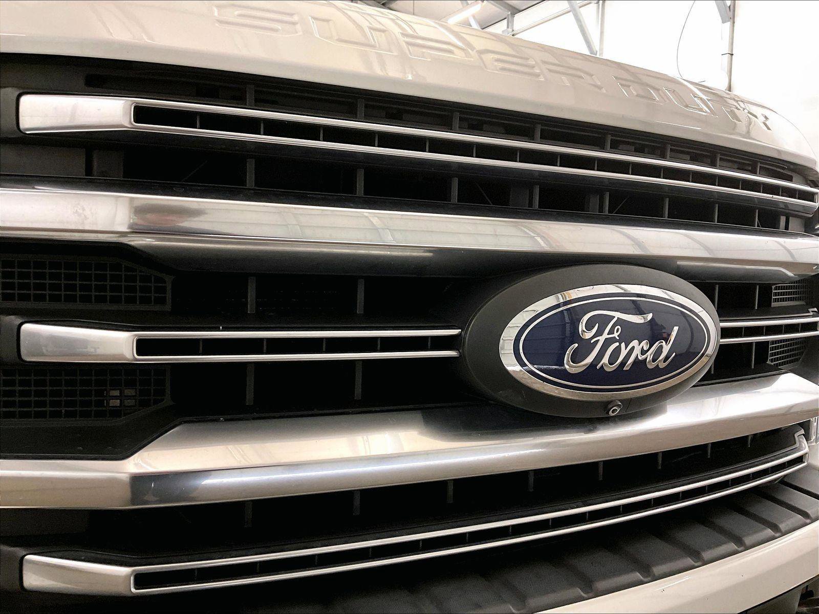 Certified 2020 Ford F250 Platinum w/ FX4 Off-Road Package AWD/4WD image 29