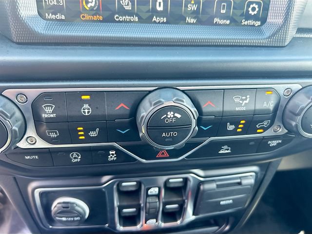 Used 2022 Jeep Gladiator Overland w/ LED Lighting Group AWD/4WD image 28