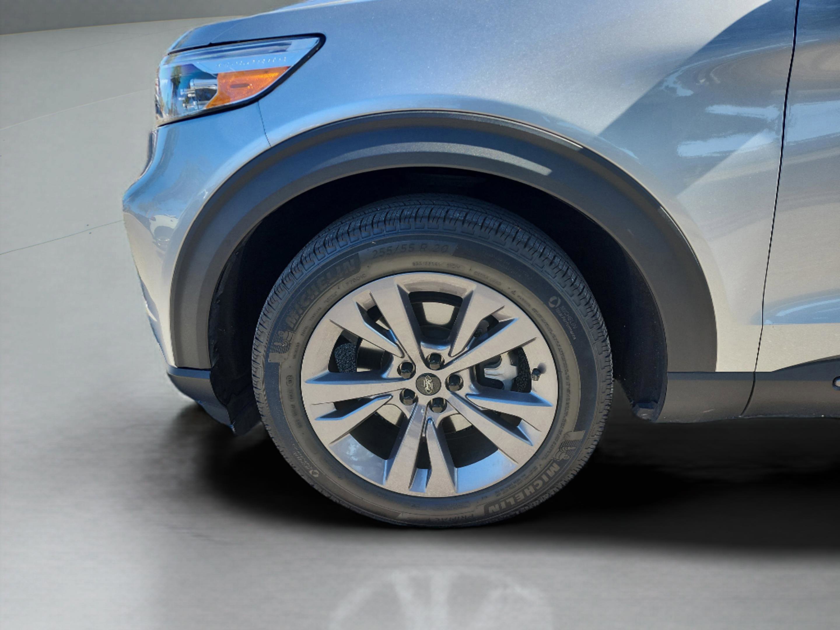 Certified 2023 Ford Explorer XLT w/ Equipment Group 202A image 34