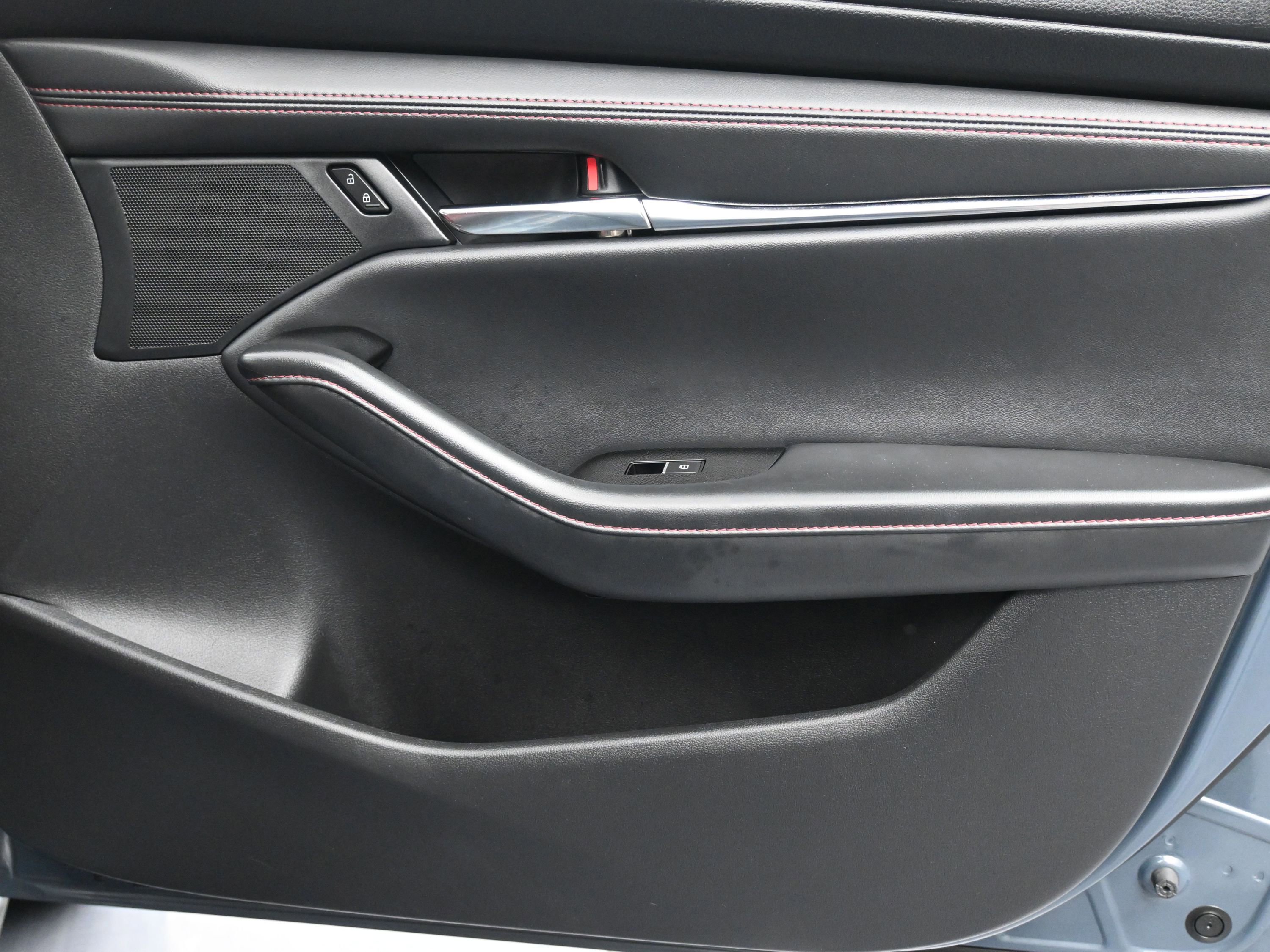 Used 2024 MAZDA MAZDA3 s image 29