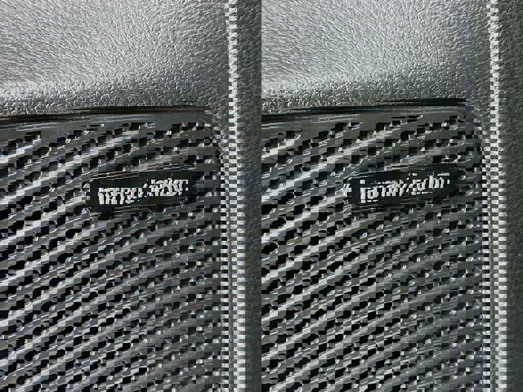 Used 2022 Chrysler Pacifica Limited w/ Uconnect Theater Family Group image 30