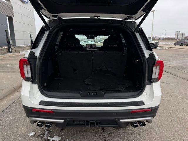 Certified 2025 Ford Explorer Platinum w/ Ultimate Package image 39
