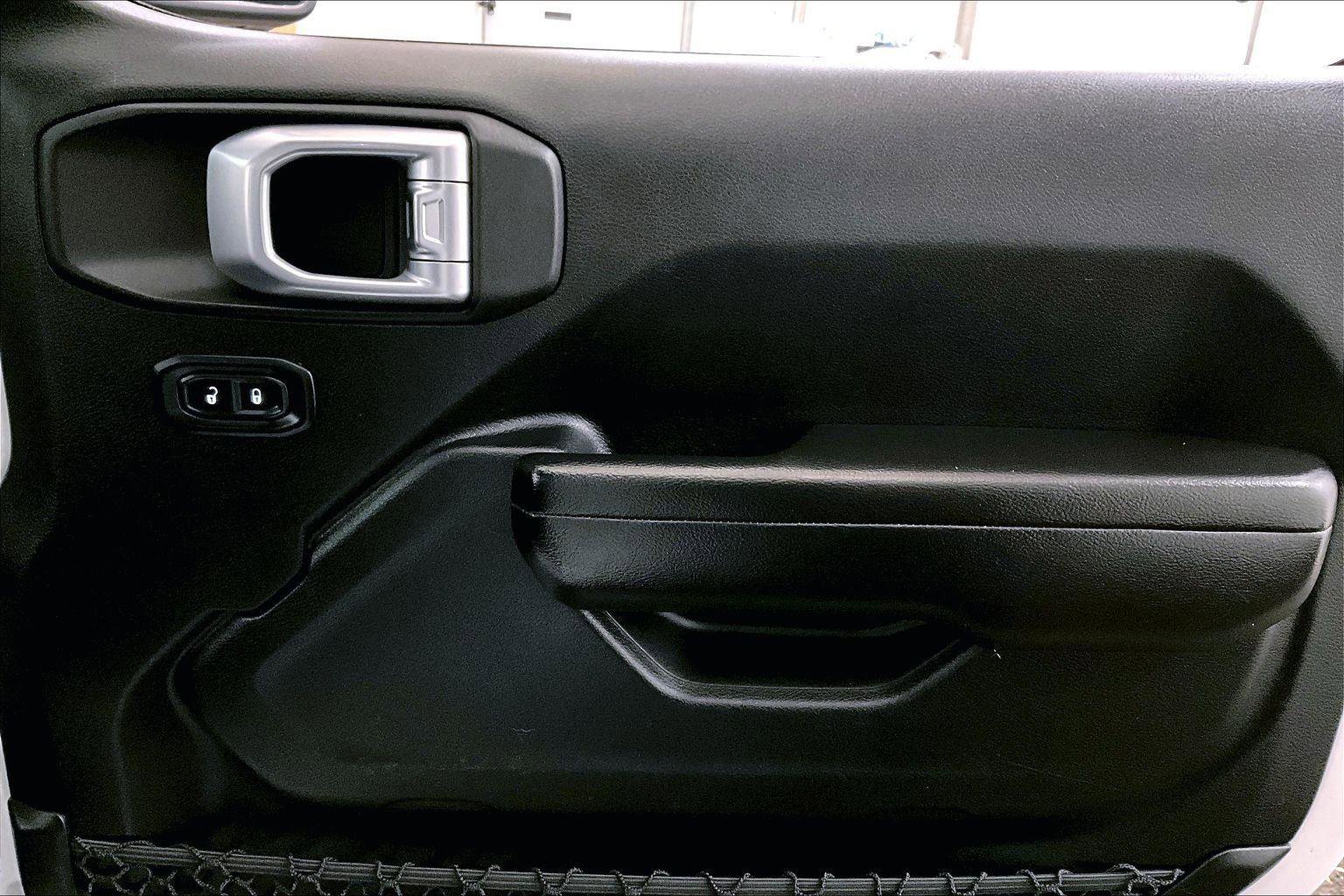 Used 2018 Jeep Wrangler Unlimited Sport S image 23