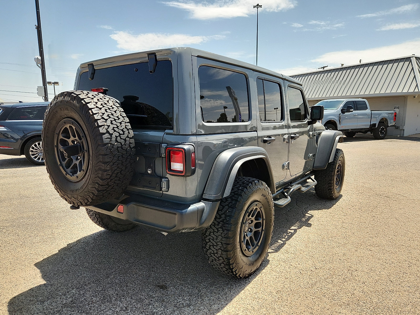 Used 2023 Jeep Wrangler Unlimited Sport AWD/4WD image 7