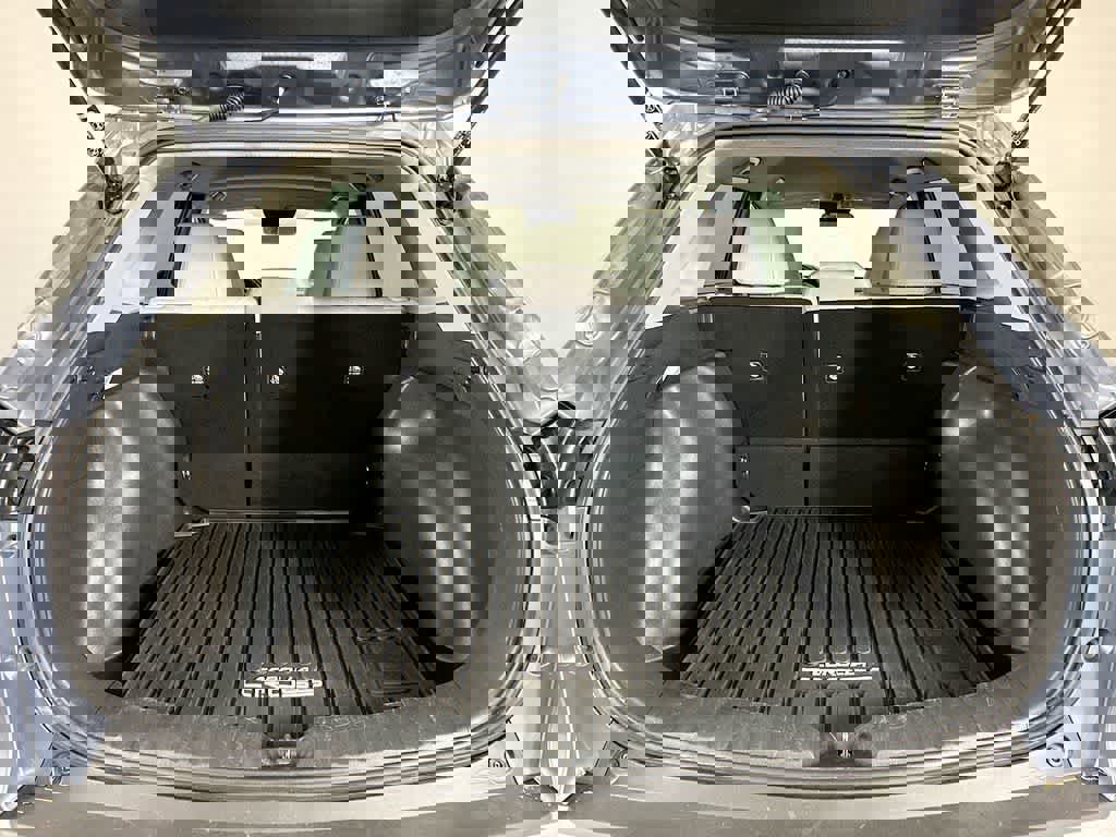 Used 2023 Toyota Corolla Cross LE image 24