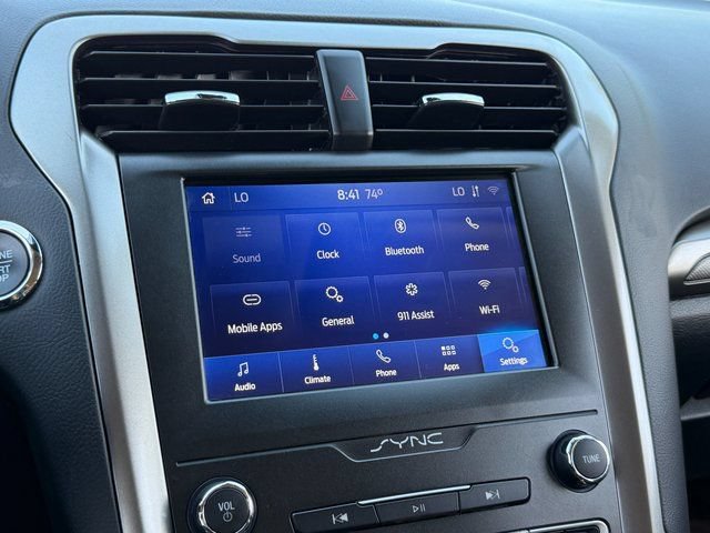 Certified 2020 Ford Fusion SE FWD image 33
