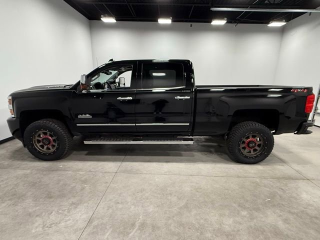 Used 2019 Chevrolet Silverado 2500 High Country w/ Duramax Plus Package image 8