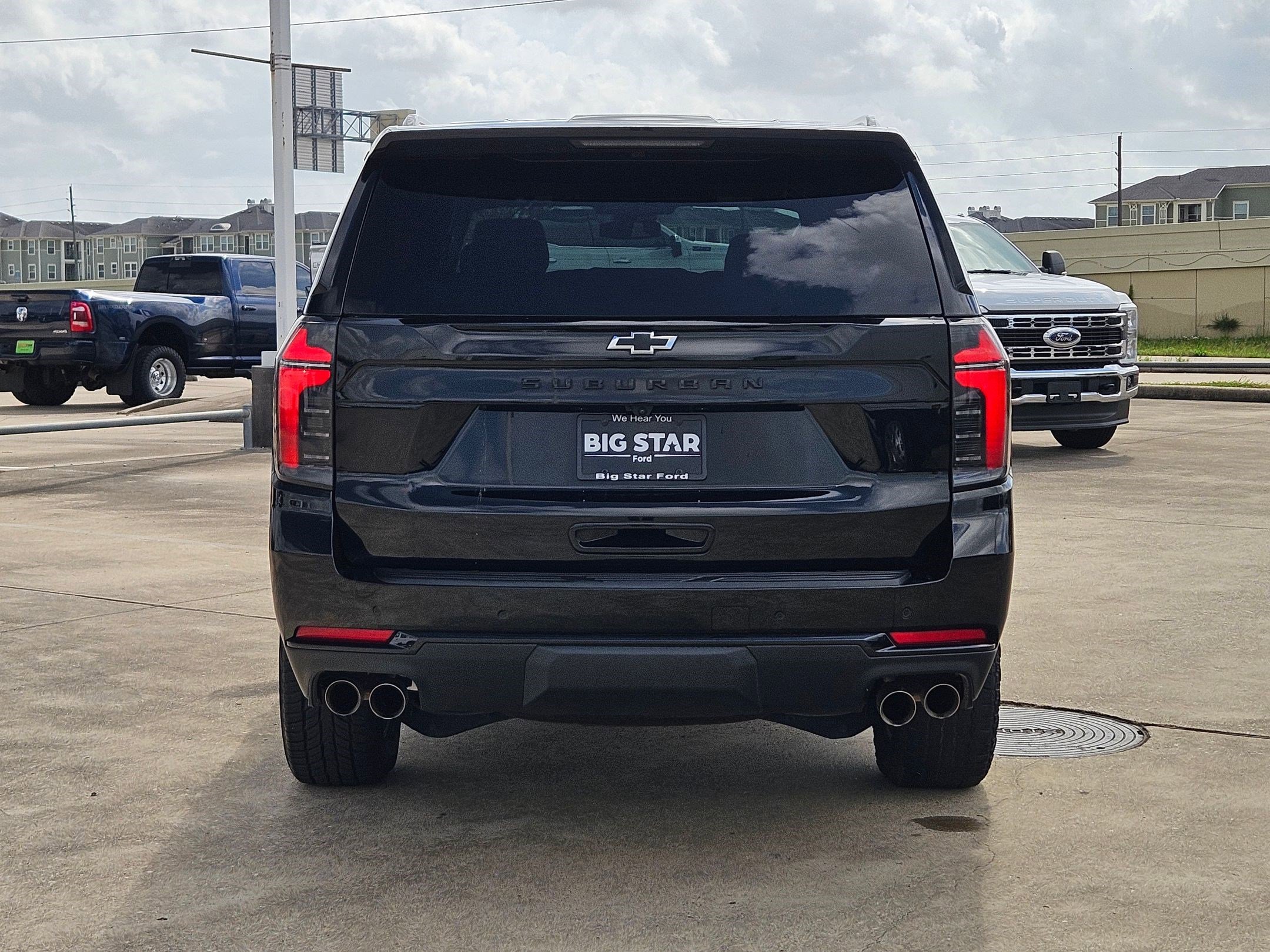 Used 2025 Chevrolet Suburban Z71 AWD/4WD image 6