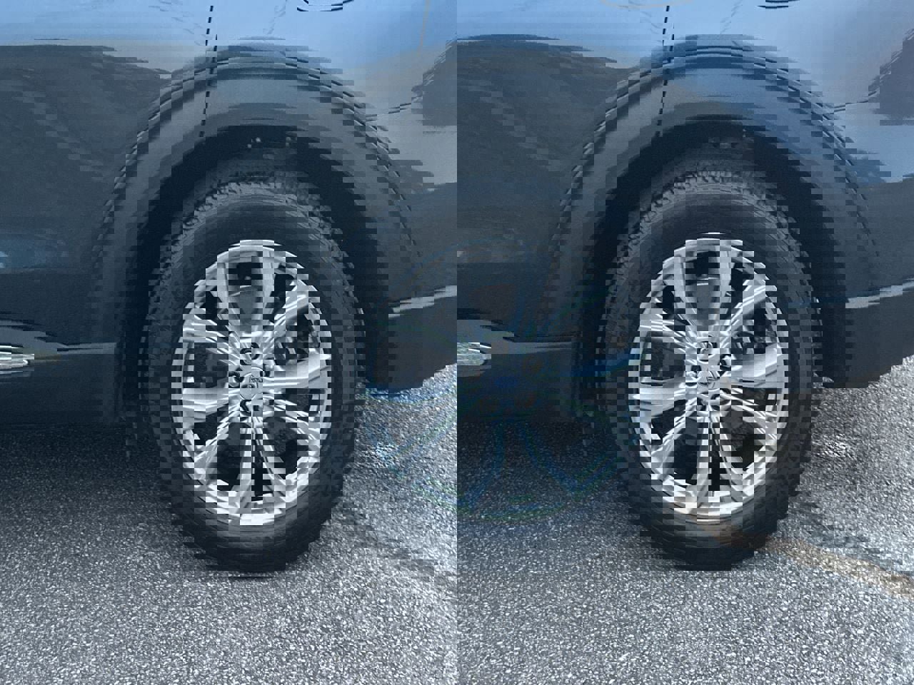 Certified 2024 Ford Explorer XLT w/ Equipment Group 202A image 22