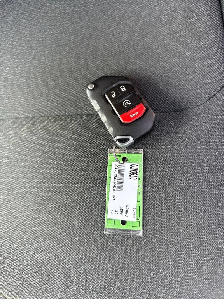 Used 2024 Jeep Wrangler Unlimited AWD/4WD image 60