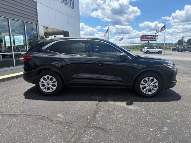 Certified 2024 Ford Escape Active FWD image 2