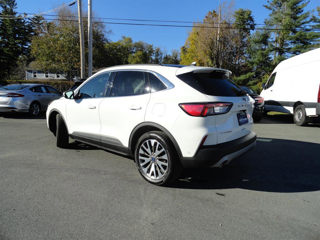 Certified 2021 Ford Escape Titanium image 3