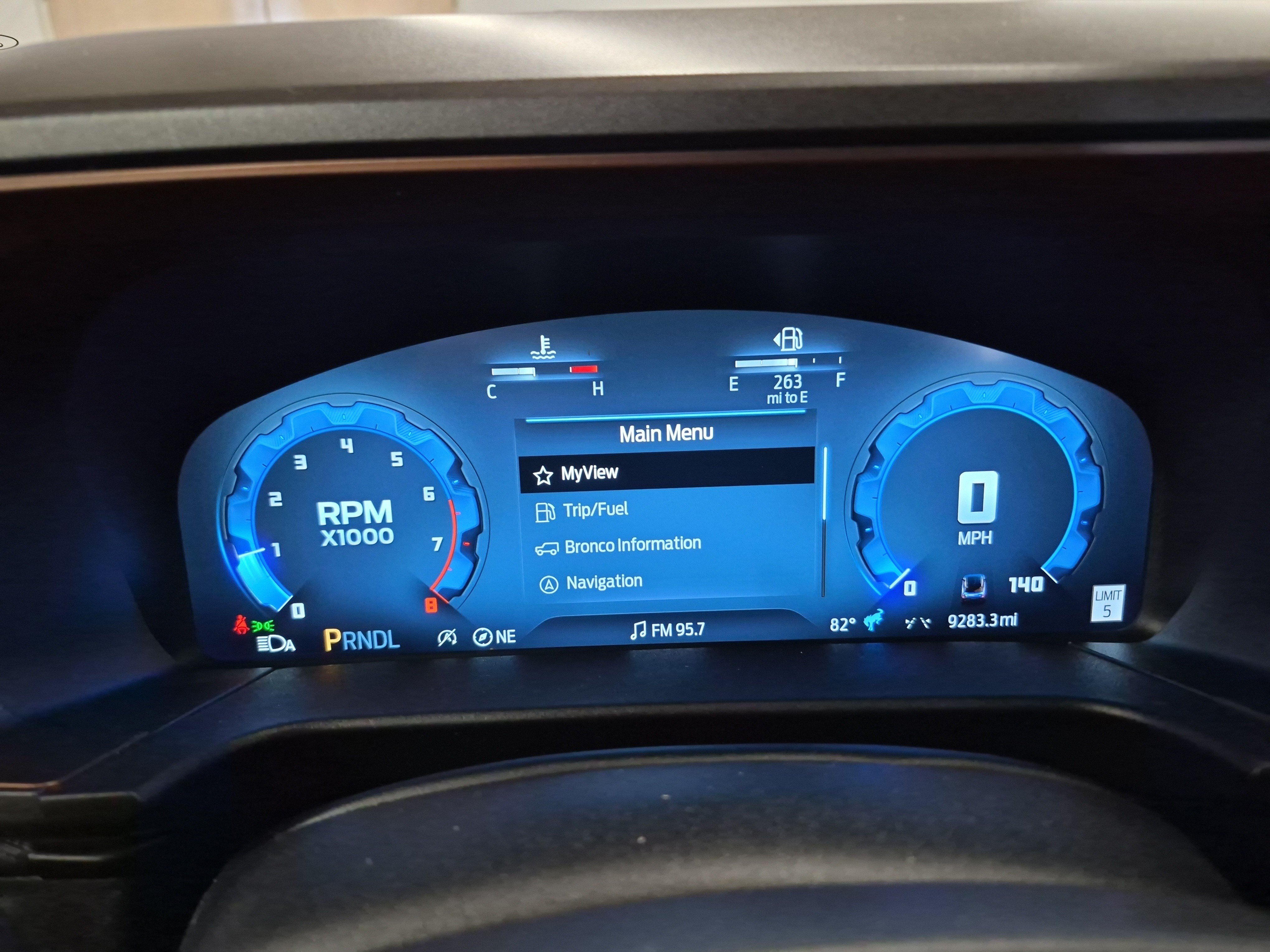 Certified 2025 Ford Bronco Sport Outer Banks w/ Outer Banks Tech Package+ AWD/4WD image 24