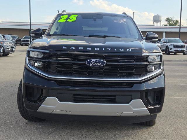Certified 2025 Ford Expedition Platinum w/ Driver's Package AWD/4WD image 4