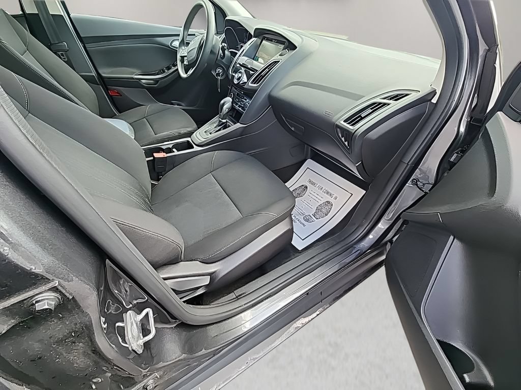 Certified 2018 Ford Focus SEL FWD image 16