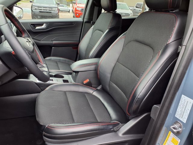 Certified 2024 Ford Escape ST-Line w/ Tech Pack #1 AWD/4WD image 4