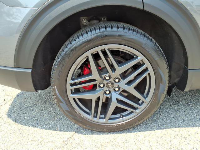 Certified 2025 Ford Explorer ST-Line w/ Premium Package AWD/4WD image 17