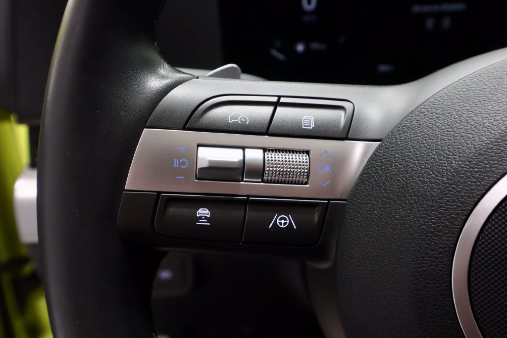 Used 2024 Hyundai Kona Limited AWD/4WD image 29