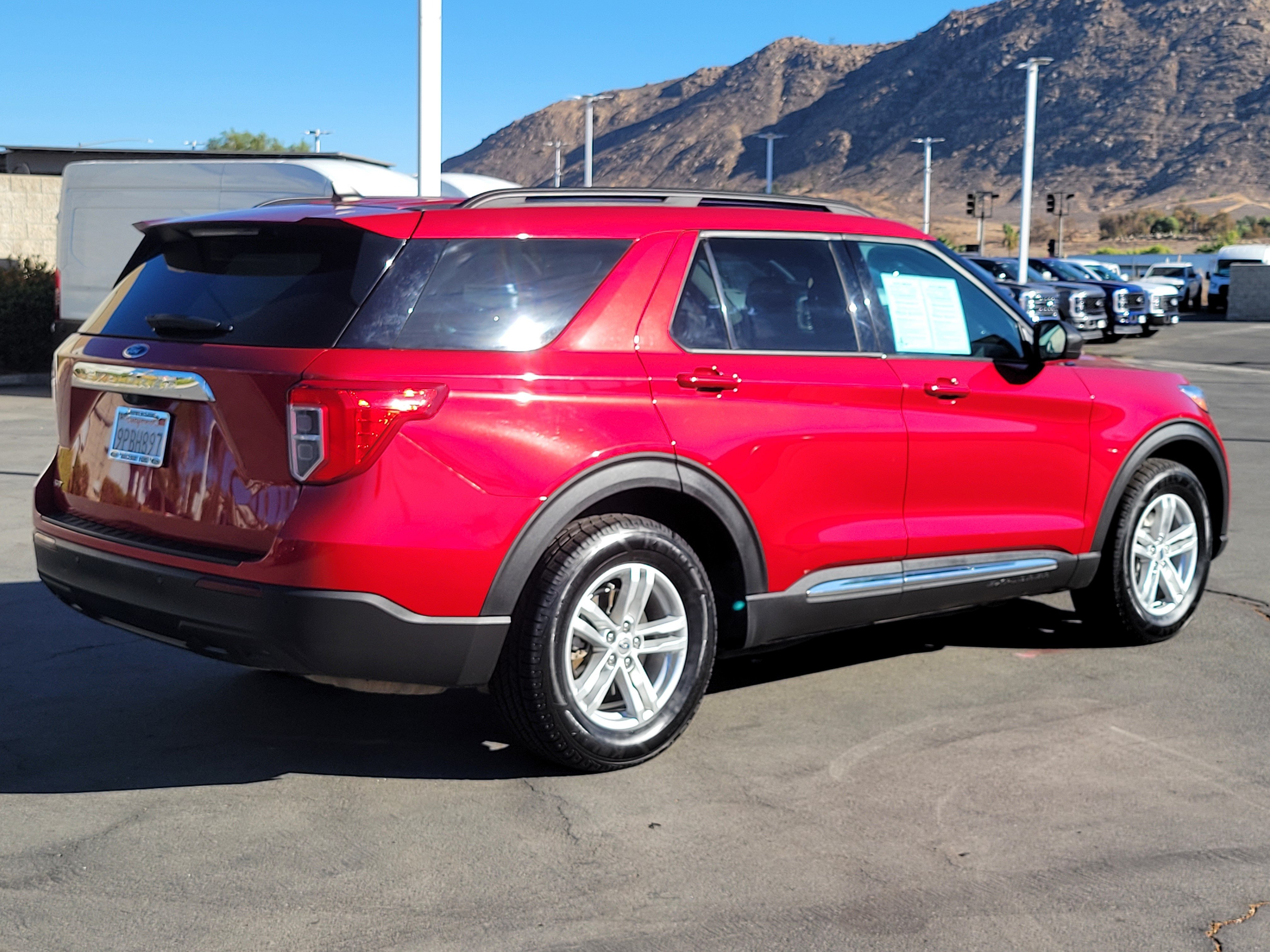 Certified 2024 Ford Explorer XLT RWD image 2