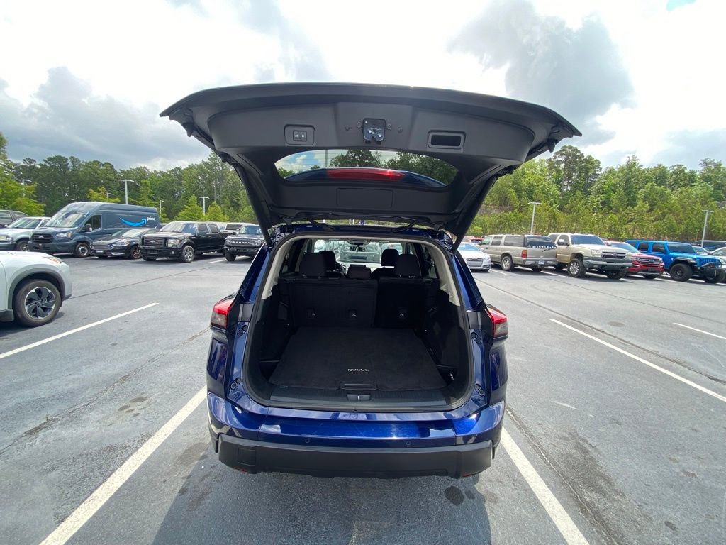 Used 2024 Nissan Rogue SV AWD/4WD image 26