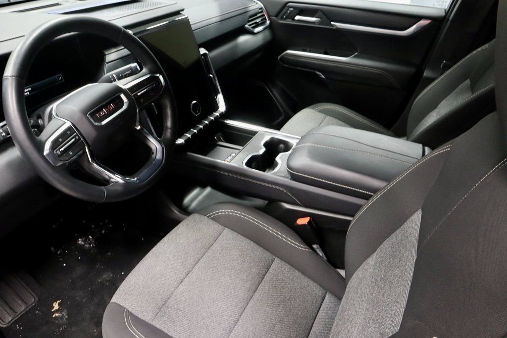 Used 2025 GMC Acadia Elevation image 25