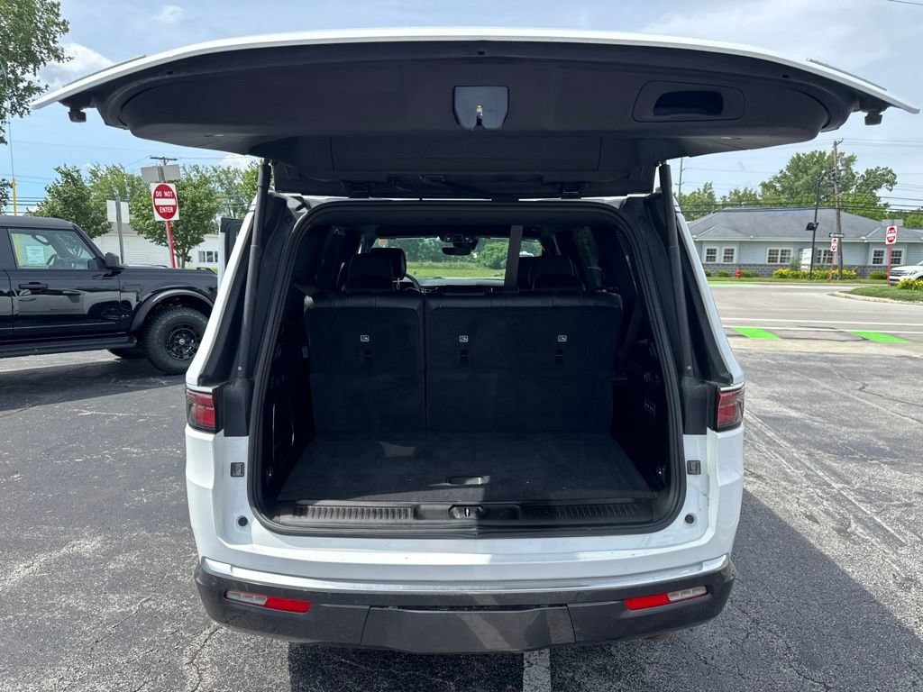 Used 2022 Jeep Wagoneer Series III w/ Convenience Group I AWD/4WD image 48