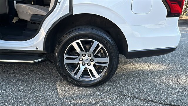 Certified 2023 Ford Expedition Limited image 19