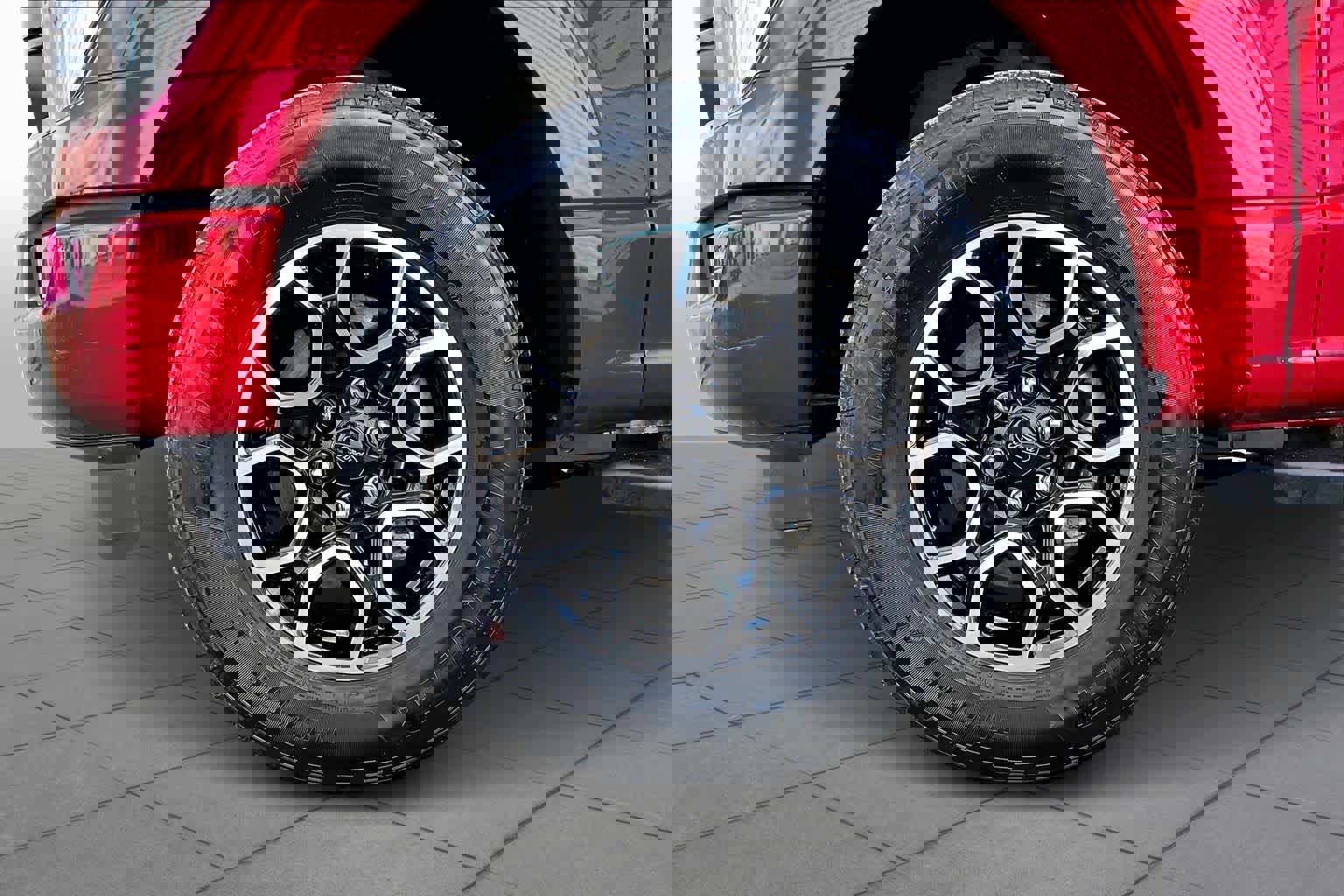 Certified 2022 Ford F150 XLT w/ Equipment Group 302A High image 13