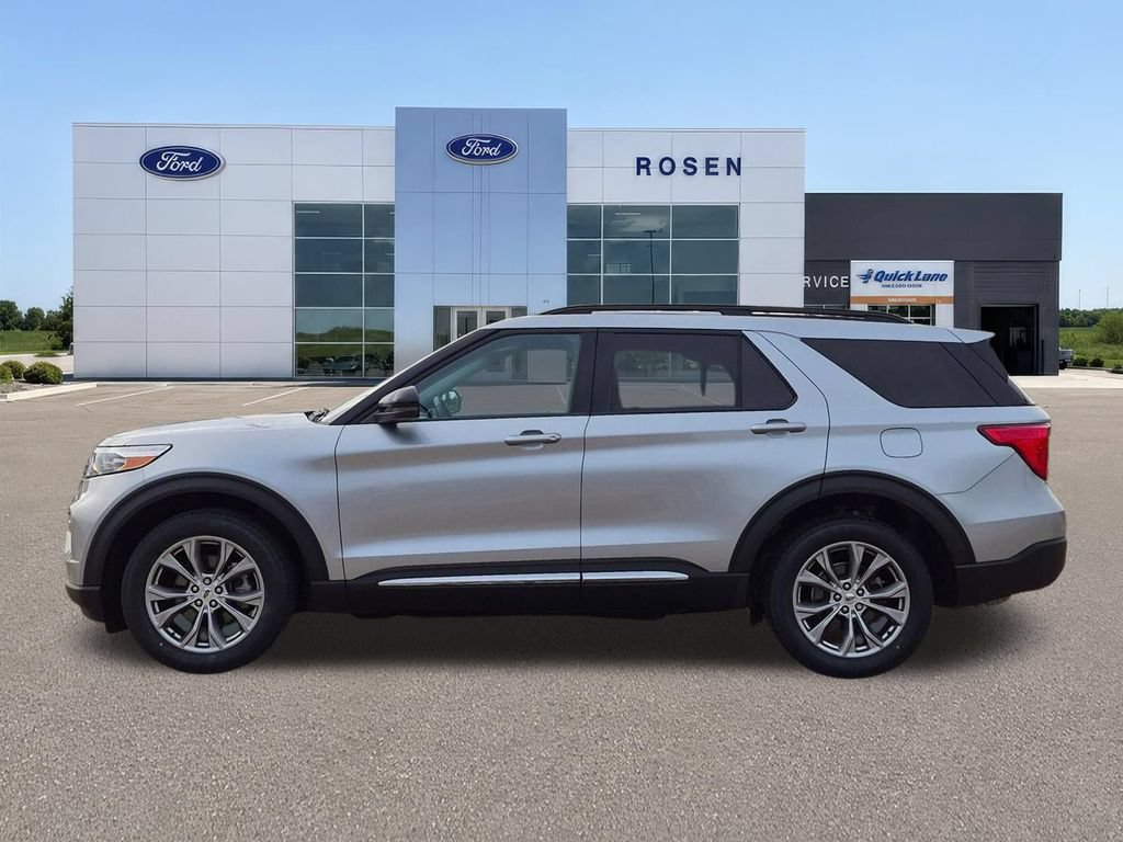 Certified 2023 Ford Explorer XLT w/ Equipment Group 202A AWD/4WD image 6