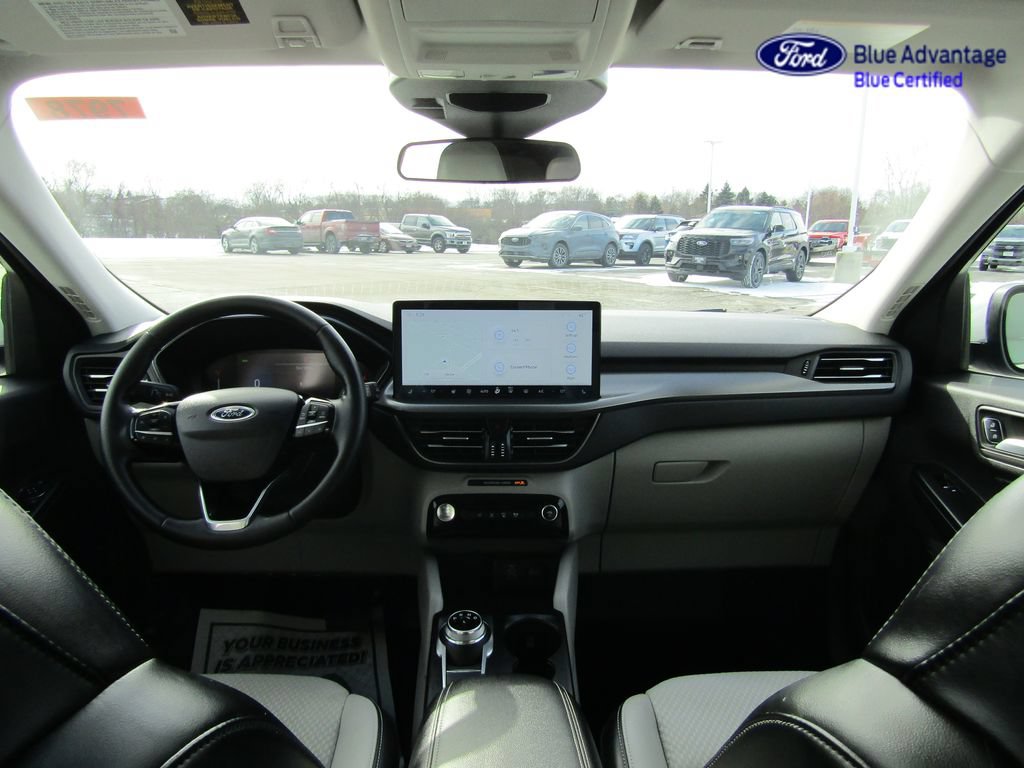 Certified 2025 Ford Escape SE FWD image 14