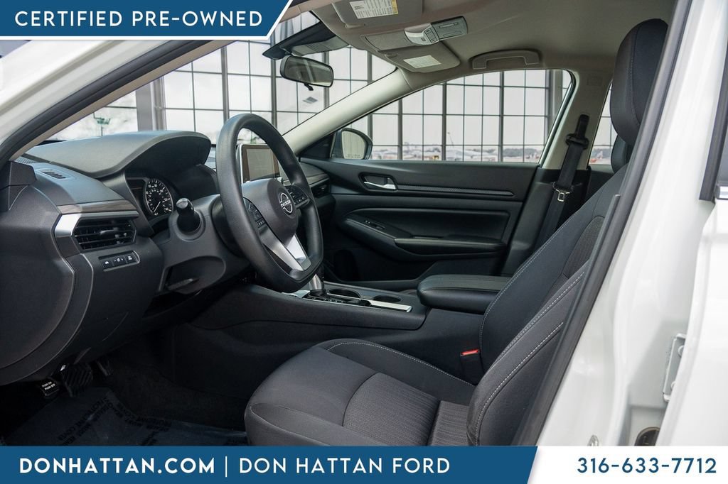 Used 2025 Nissan Altima 2.5 SV FWD image 3