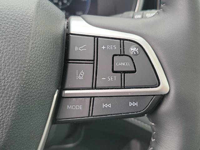 Used 2025 Toyota Highlander Platinum AWD/4WD image 18