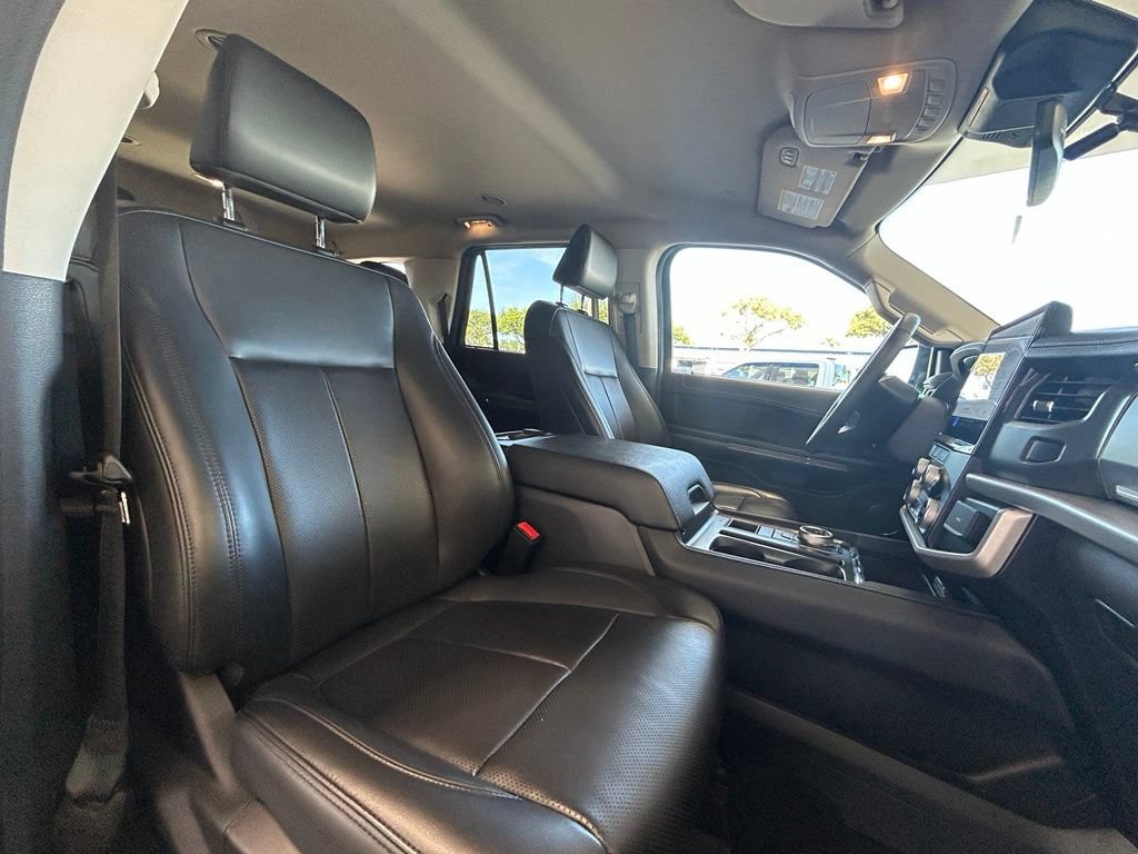 Certified 2024 Ford Expedition XLT RWD image 26