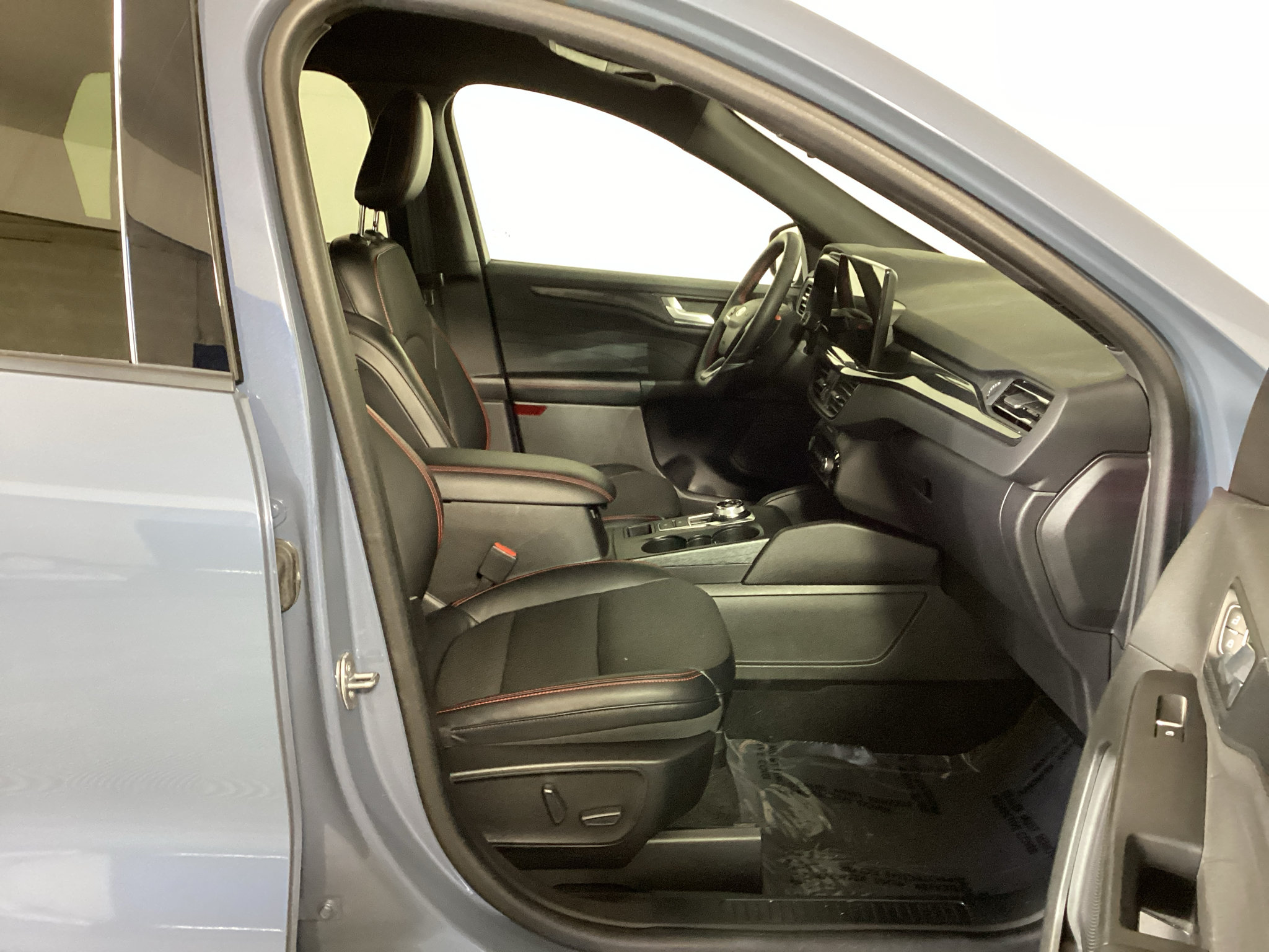 Certified 2023 Ford Escape ST-Line Select w/ Tech Pack #2 AWD/4WD image 10