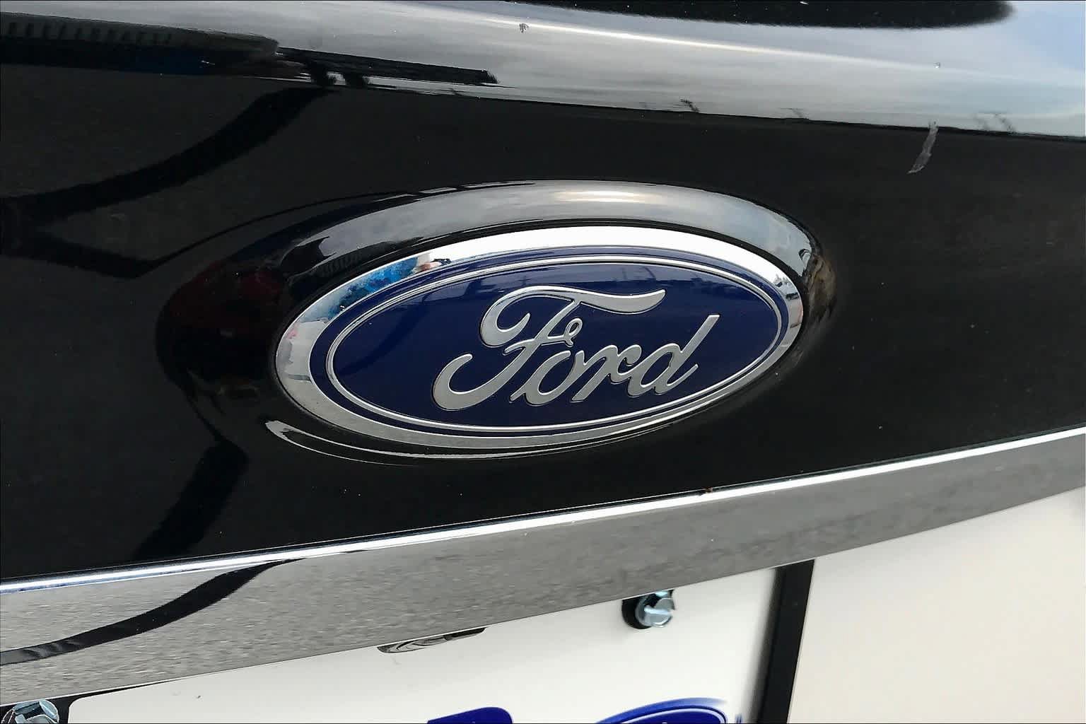 Certified 2019 Ford Edge SEL w/ Equipment Group 201A AWD/4WD image 31