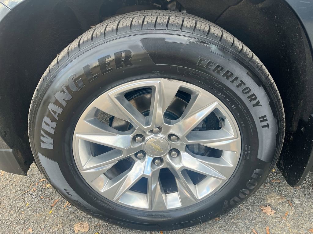 Used 2021 Chevrolet Suburban Premier image 10