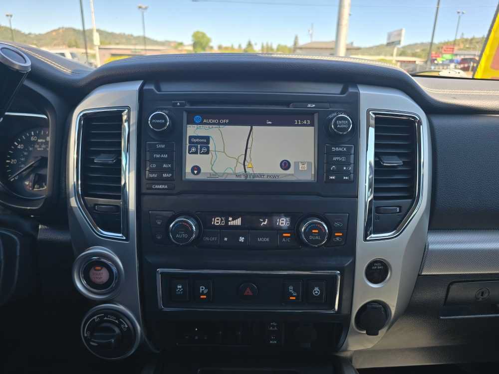 Used 2017 Nissan Titan PRO-4X AWD/4WD image 12