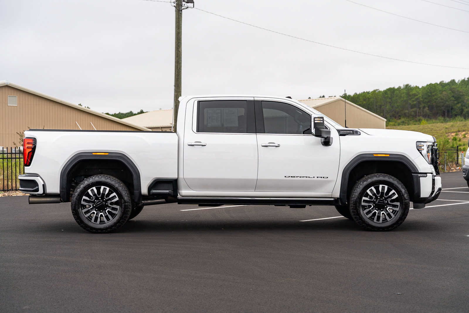 Used 2025 GMC Sierra 2500 Denali Ultimate w/ Max Trailering Package AWD/4WD image 8