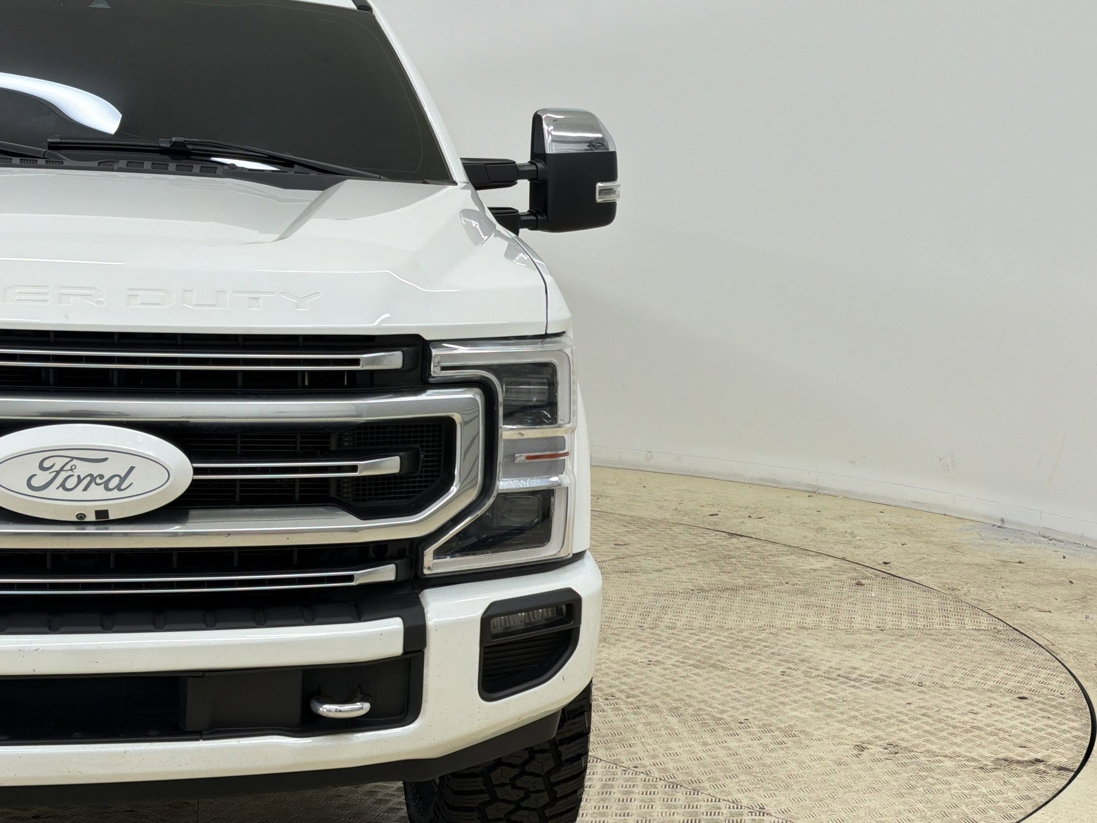 Certified 2022 Ford F250 Platinum w/ FX4 Off-Road Package image 17