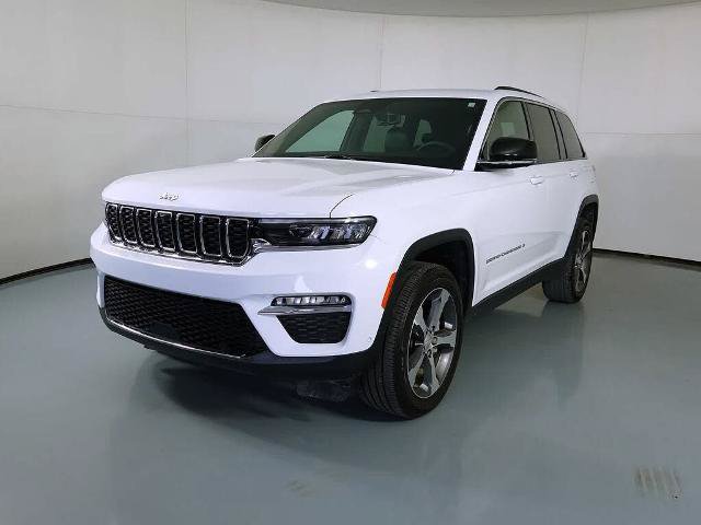 Used 2025 Jeep Grand Cherokee Limited w/ Luxury Tech Group II AWD/4WD image 7