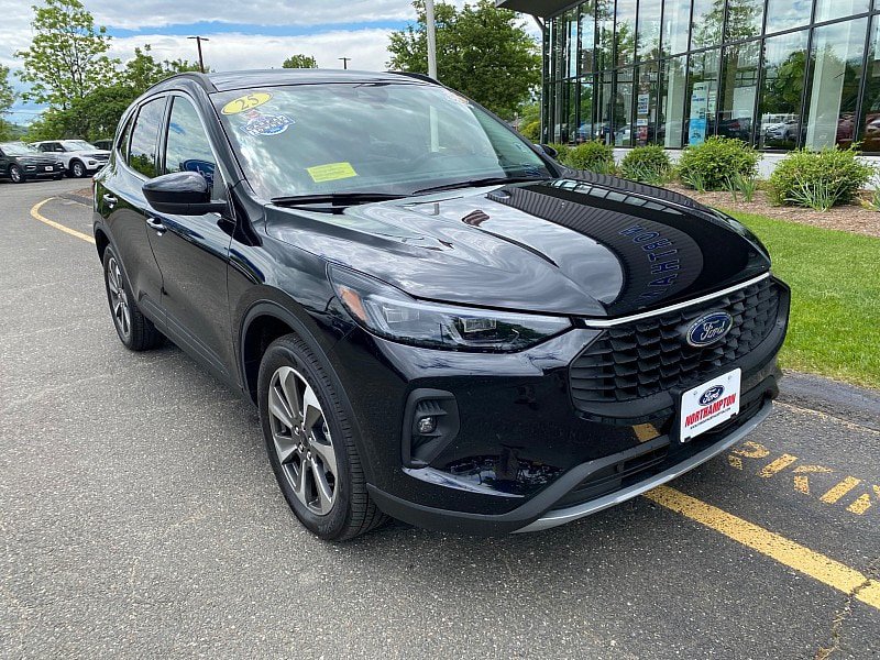 Certified 2025 Ford Escape Platinum AWD/4WD image 3