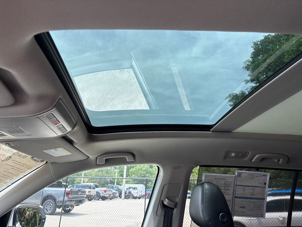 Used 2019 Volkswagen Atlas SEL R-Line FWD image 8