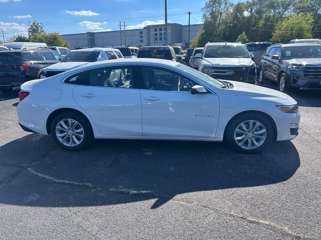 Used 2025 Chevrolet Malibu LT FWD image 4