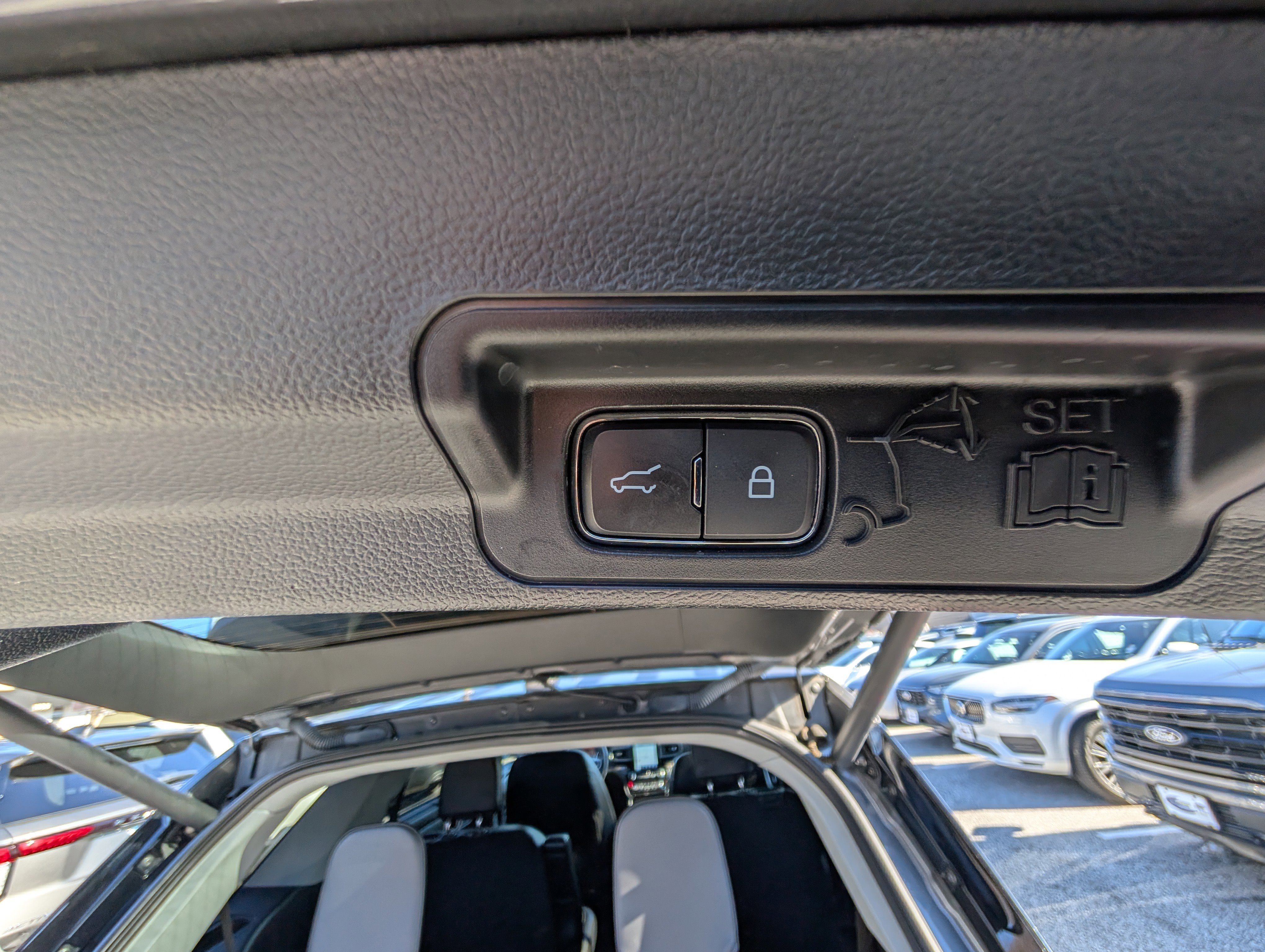 Certified 2022 Ford Explorer Limited w/ Limited Technology Package image 16